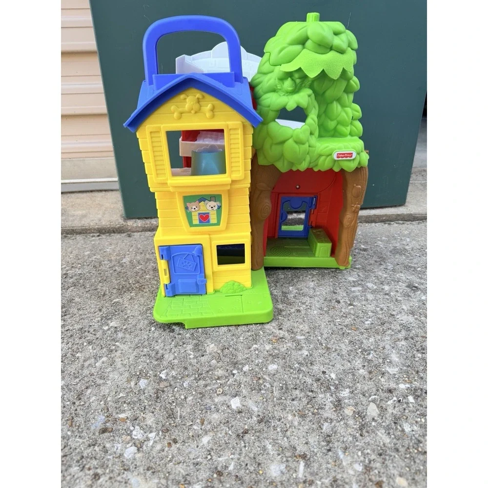 Little People Animal Resuce Adoption Center Vet Hospital Playset by Fisher Price